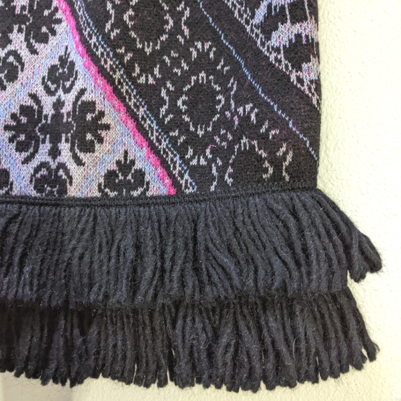 NWOT Anthropologie Sleeping on Snow fringe black & pink sweater skirt Large - Picture 5 of 10